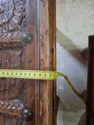 Mesas de salón de madera tallada y cristal