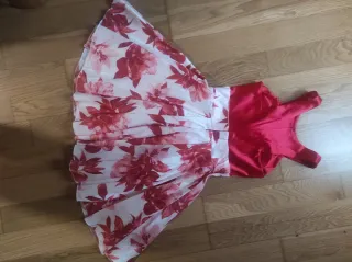 Vestido fiesta rojo y blanco floral