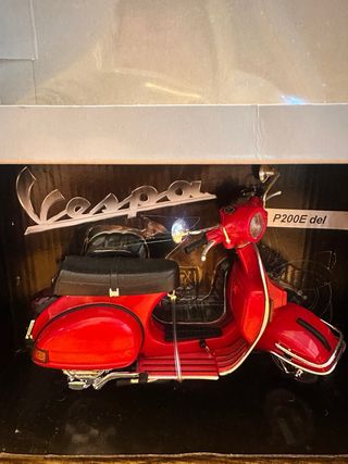 Vespa P200E 1/12