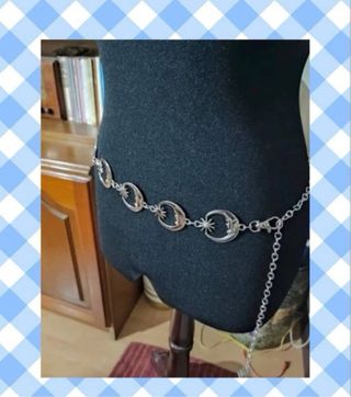 Cinturón cadena luna sol plateado gótico