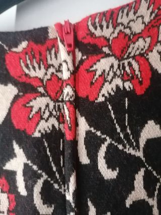 Vestido de modista con estampado floral