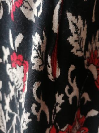 Vestido de modista con estampado floral