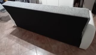 Divano 3 posti grigio e bianco