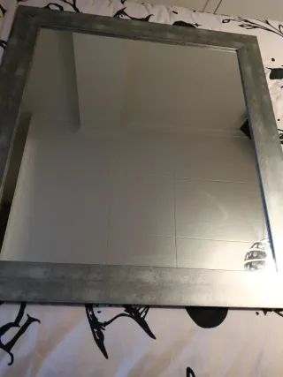 Espejo de pared plateado