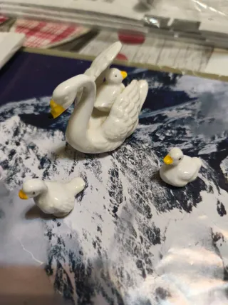 Statuine cigno con anatroccoli in ceramica