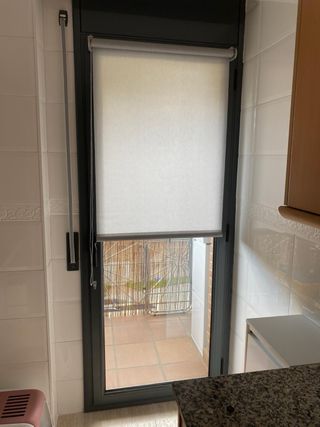 Estor enrollable gris