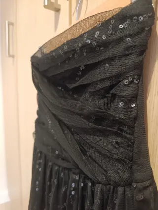 Vestido de fiesta negro con lentejuelas