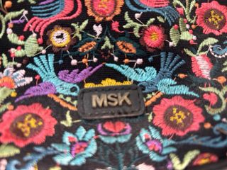 Mochila MSK bordada flores y pájaros