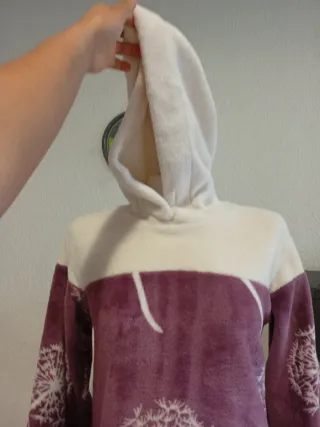 Pijama polar con estampado de diente de león