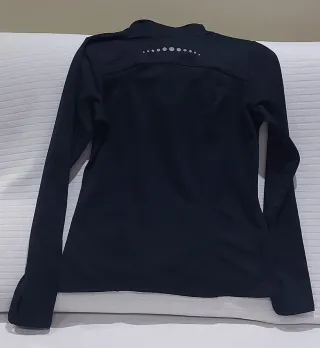 Sudadera técnica mujer negra.