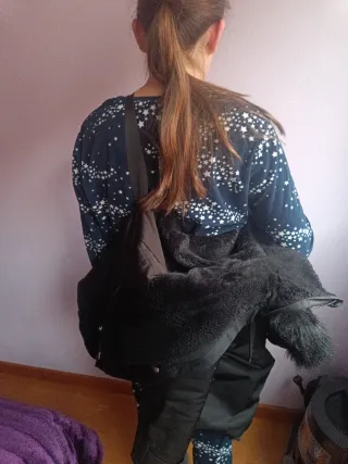 Abrigo chica negro con capucha