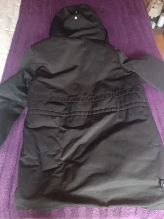 Abrigo chica negro con capucha