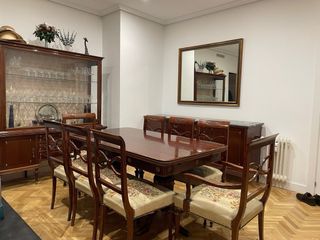 Mesa y sillas comedor madera y metal