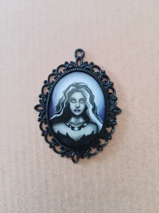 Colgante o Llavero Dama Oscura