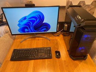 Ordenador Cooler Master + Monitor LG +  Webcam