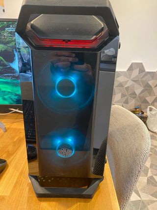 Ordenador Cooler Master + Monitor LG +  Webcam