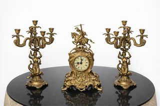 Candelabros y Reloj de Bronce Macizo