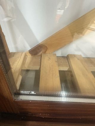 Balconera corredera aluminio nogal