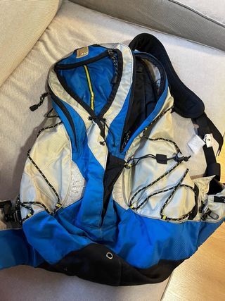 Mochila Decathlon Montaña Beige y Azul