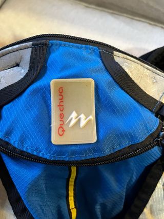 Mochila Decathlon Montaña Beige y Azul