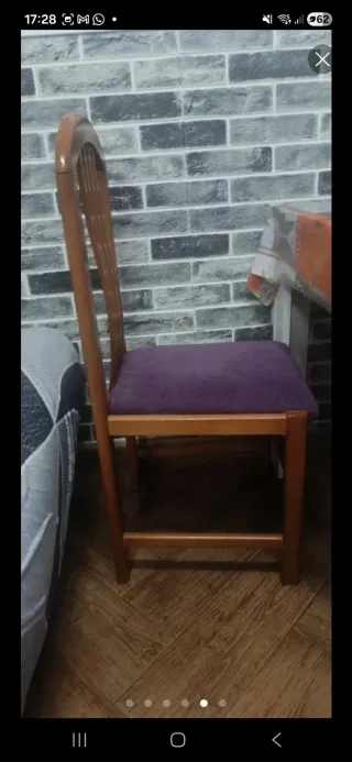 Sillas de madera con asiento tapizado