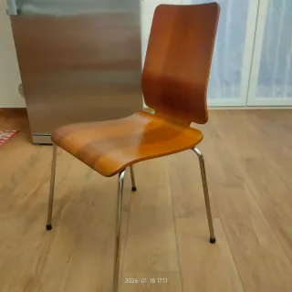 Vendo 6 sedie legno+tavolo allungabile legno