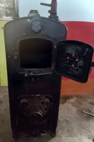 Caldera de carbón y leña Roca