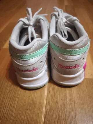 Zapatillas Reebok Aztrek Verde y Blanco