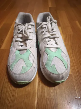 Zapatillas Reebok Aztrek Verde y Blanco