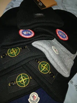Gorros de lana varios logos 15€/ unidad