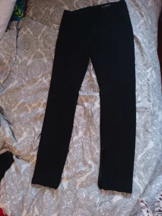 Pantalón Guess estilo hípica negro