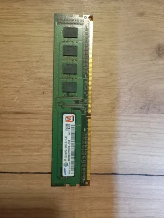 4x Samsung 2GB RAM DDR3
