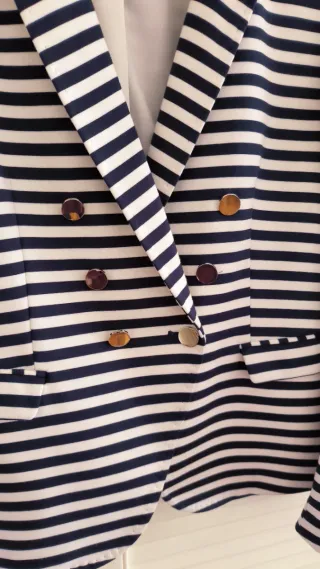 Blazer estilo marinero H&M azul marino y blanco