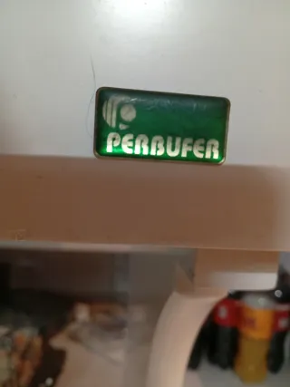 Mesa de cocina blanca de madera