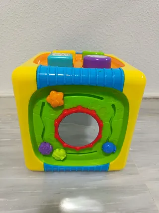 Cubo de actividades para bebés