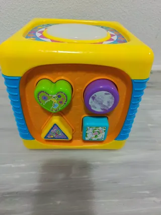 Cubo de actividades para bebés