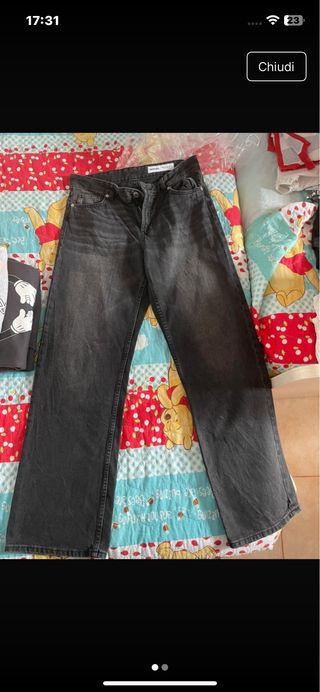 Jeans neri Bershka taglia S, veste largo