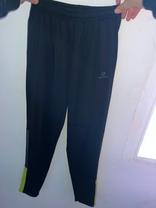 Pantalones Nike Negro y Team quest