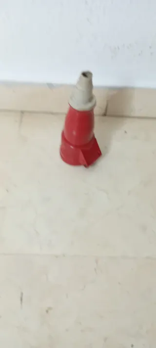 Enchufe industrial rojo