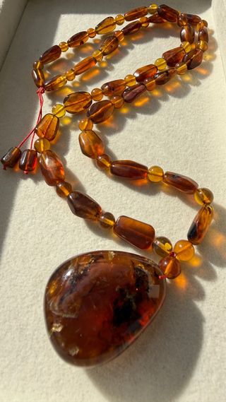 Collar de ámbar con colgante