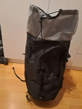 Mochila Montaña Quechua 35L Negra