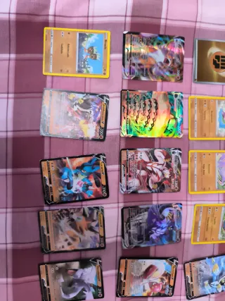 Pack Cartas Pokémon V, Vmax y Básicas