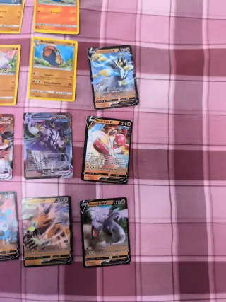 Pack Cartas Pokémon V, Vmax y Básicas