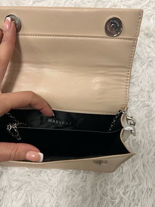 Mini bolso beige y plateado