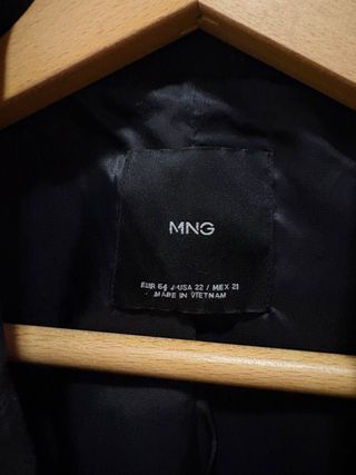 Americana Mango color negro Talla XXL / 44 / 16 c