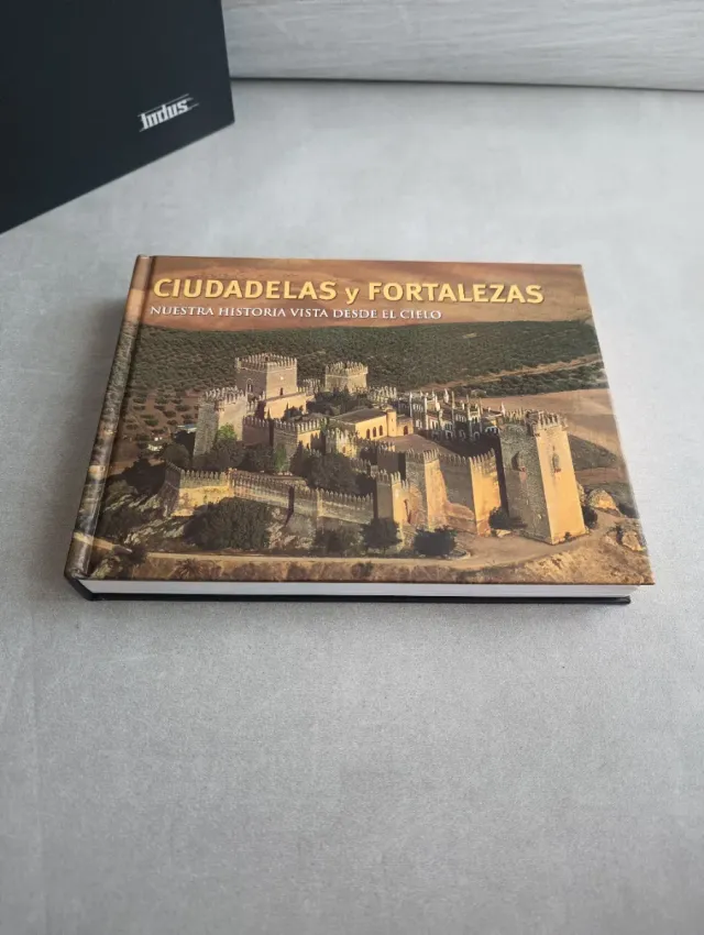 CIUDADELAS Y FORTALEZAS. Henri Stierlin