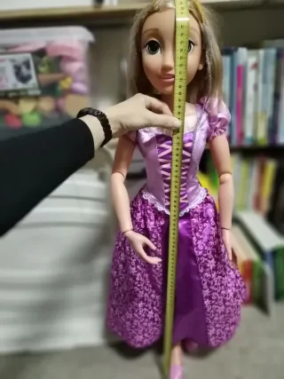 Muñeca Rapunzel con Tiara