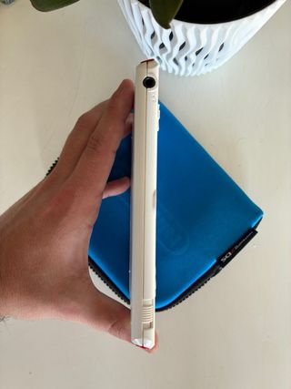 IMPOLUTA Nintendo 2DS Blanca y Roja