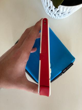 IMPOLUTA Nintendo 2DS Blanca y Roja