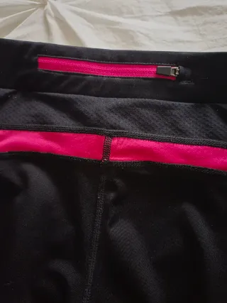 Leggings Calzedonia negros con detalles fucsia